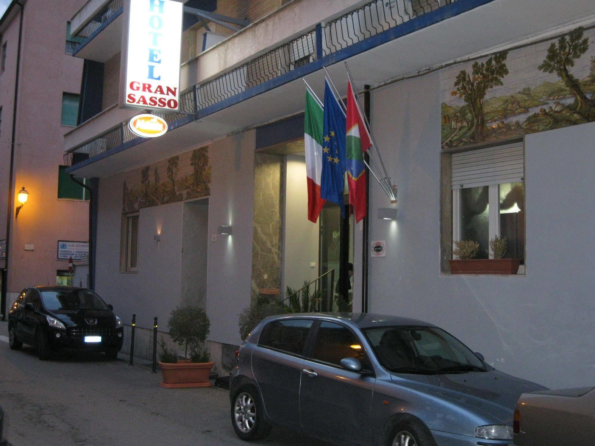 Hotel Gran Sasso&SPA Teramo Bagian luar foto